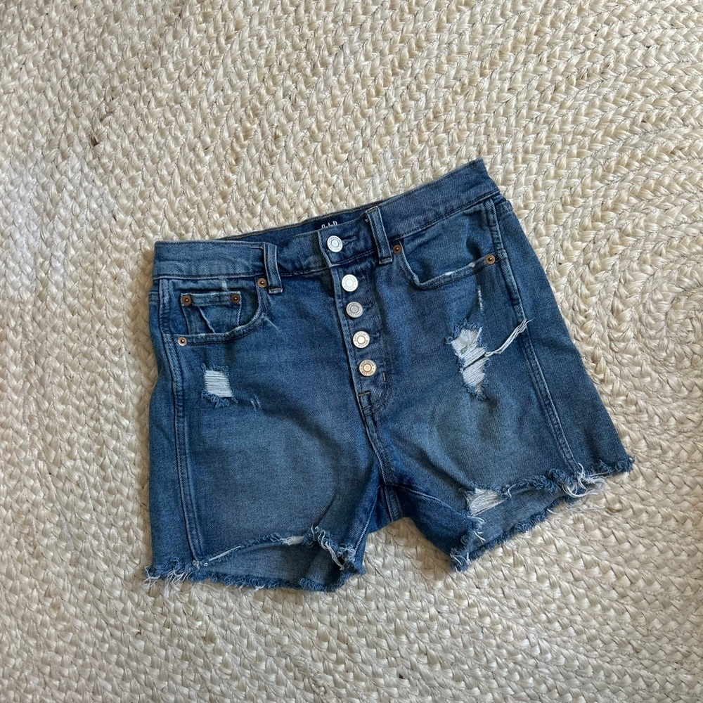 Gap womens mid shorts distressed 0/25 3 1/2 in inseam short style high rise